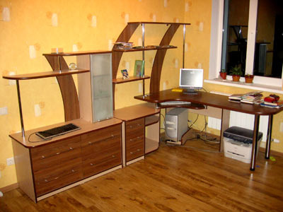 Компьютерный стол на заказ в Минске, Беларуси. Купить кухонный стол по заказ. Собственное производство.