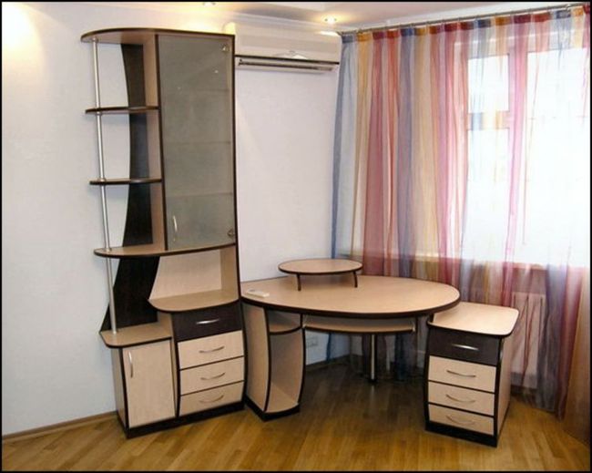 Компьютерный стол на заказ в Минске, Беларуси. Купить кухонный стол по заказ. Собственное производство.